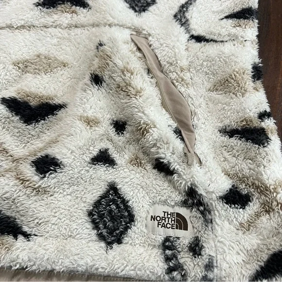 Sherpa pullover sweatshirt v neck zip pockets cream white black tan tribal Small - Picture 8 of 10